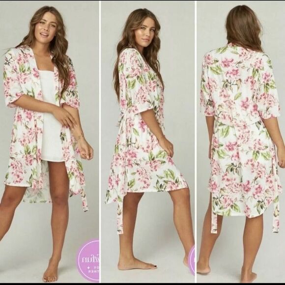 Show Me Your MuMu Pink Floral Kimono Robe (no belt) - Picture 1 of 7